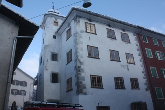 Ferien im Baudenkmal - Türalihus in Valendas, Kanton Graubünden, das für Ferien gemietet werden kann
